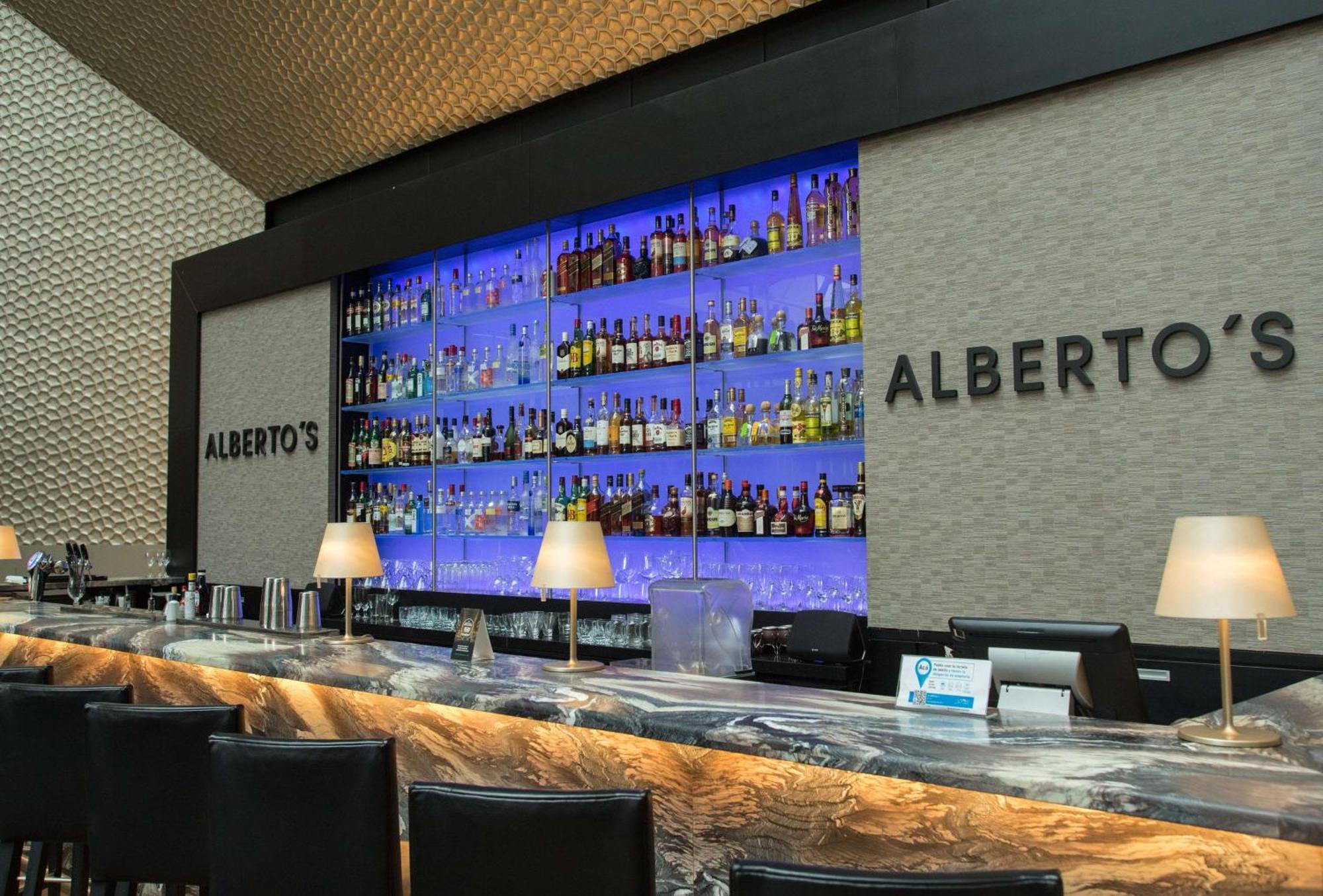 Hotel Hilton Buenos Aires Esterno foto Alberto's restaurant